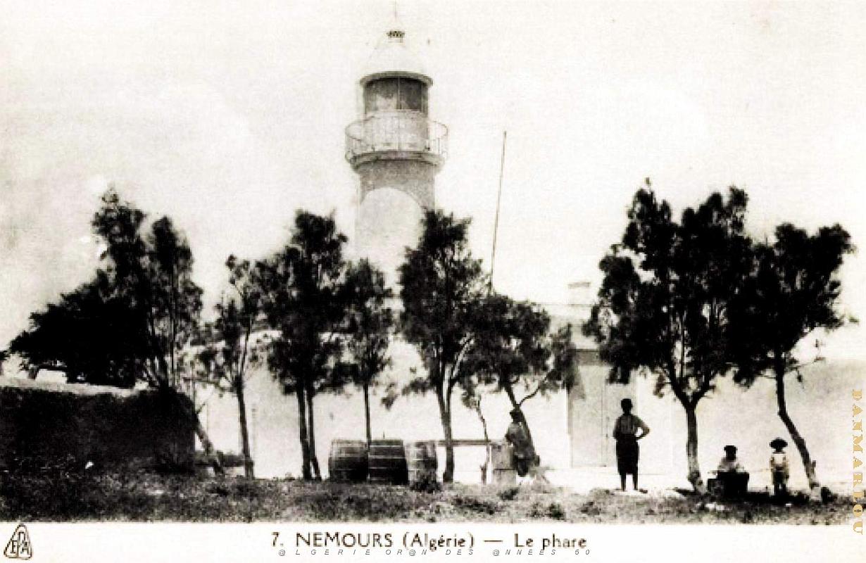 Nemours - Phare.jpg